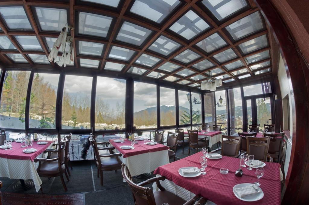 Predeal Comfort Suites Restaurante foto